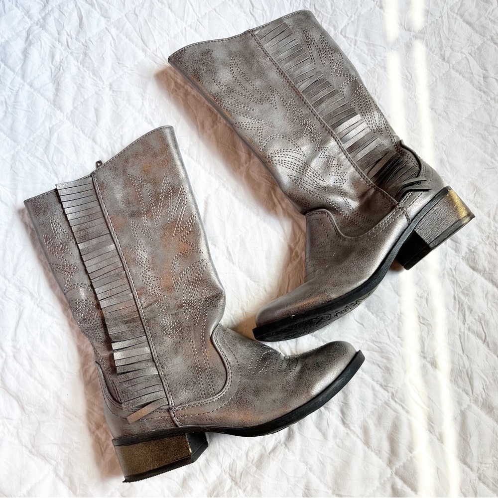Stevies Silver Metallic Fringe Boots sz1 girls
